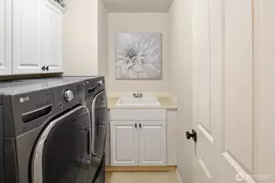 24416 SE 4th Pl, Sammamish, WA 98074 - Photo 18