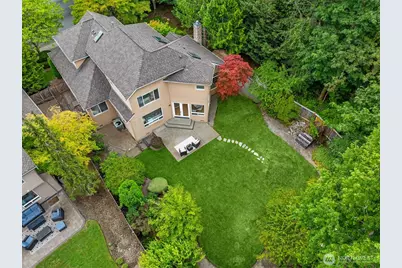 24416 SE 4th Place, Sammamish, WA 98074 - Photo 32