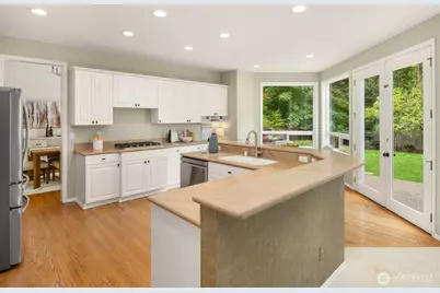 24416 SE 4th Place, Sammamish, WA 98074 - Photo 10