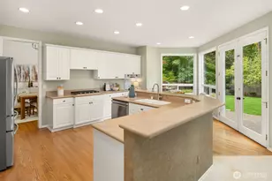 24416 SE 4th Pl, Sammamish, WA 98074 - Photo 10