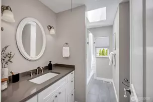 14004 SE 20th St, Bellevue, WA 98007 - Photo 24