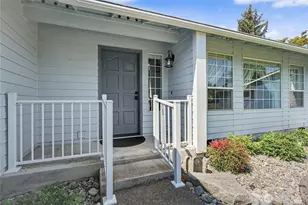 6411 W Sarazen St SE, Olympia, WA 98513 - Photo 2