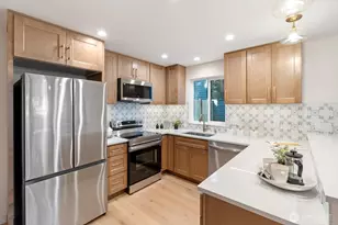 3704 NE 137th St, Seattle, WA 98125 - Photo 10