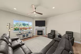 20710 156th St E, Bonney Lake, WA 98391 - Photo 10