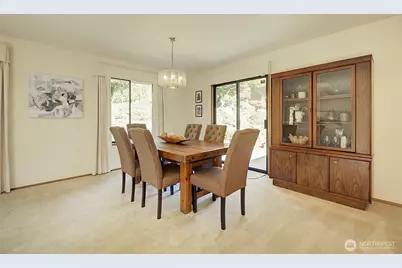 8211 128th Avenue SE, Newcastle, WA 98056 - Photo 18