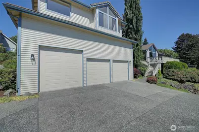 8211 128th Avenue SE, Newcastle, WA 98056 - Photo 32