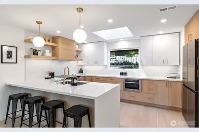 9001 28th Avenue NW, Seattle, WA 98117 - Photo 10
