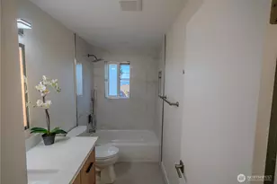 7716 S Mission Dr, Seattle, WA 98178 - Photo 16