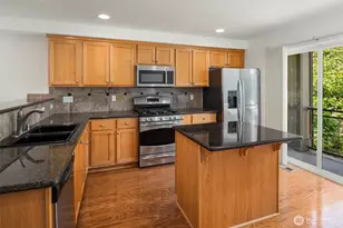 2755 SW Sylvan Heights Dr, Seattle, WA 98106 - Photo 10