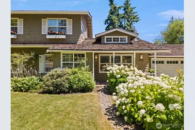 5356 Ruby Place NE, Bainbridge Island, WA 98110 - Photo 4