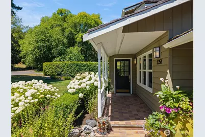 5356 Ruby Place NE, Bainbridge Island, WA 98110 - Photo 8