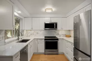 4231 NE 5th St, Renton, WA 98059 - Photo 1