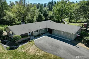 18021 Issaquah-Hobart Road Southeast, Issaquah, WA 98027 - Photo 2