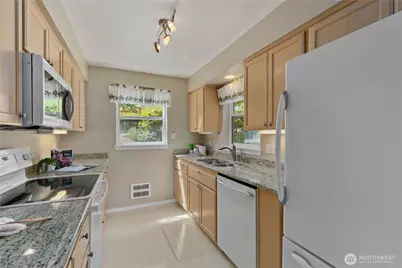 4437 Providence Point Place SE #2631, Issaquah, WA 98029 - Photo 10