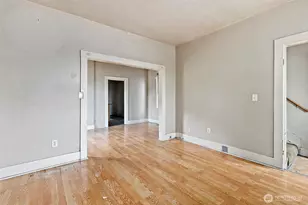 2371 S Yakima Ave, Tacoma, WA 98405 - Photo 4