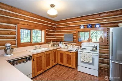 879 9th Ave, Fox Island, WA 98333 - Photo 8