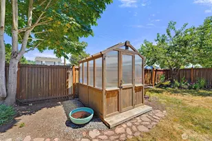 402 Orting Ave NW, Orting, WA 98360 - Photo 32