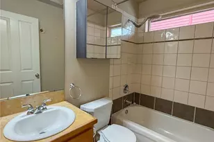 2325 Franklin Ave E, Seattle, WA 98102 - Photo 16