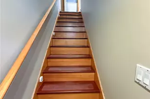2325 Franklin Ave E, Seattle, WA 98102 - Photo 8