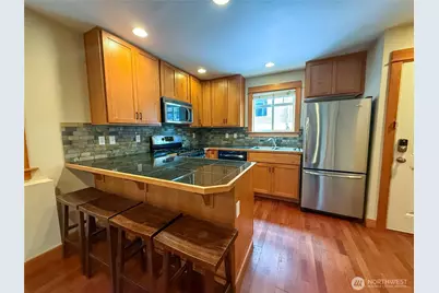 2325 Franklin Avenue E #A, Seattle, WA 98102 - Photo 4