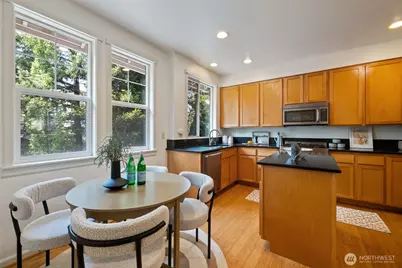 12140 NE 24th Street #102, Bellevue, WA 98005 - Photo 10