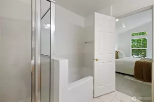 12140 NE 24th St, Bellevue, WA 98005 - Photo 16