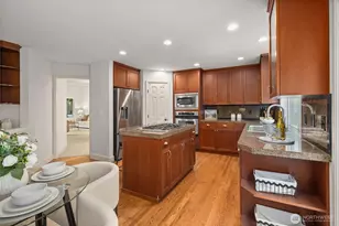 1021 271st Ave SE, Sammamish, WA 98075 - Photo 10