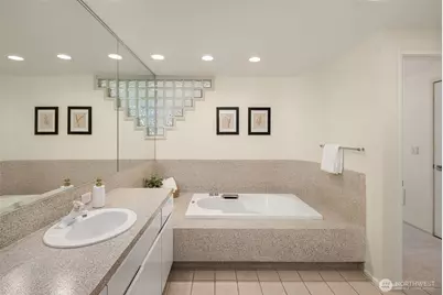 2040 Waverly Place N #302, Seattle, WA 98109 - Photo 26