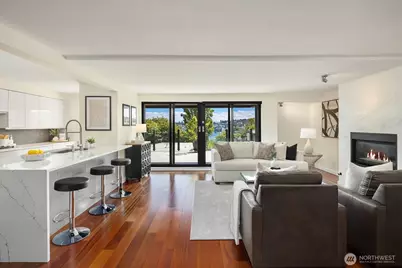 2040 Waverly Place N #302, Seattle, WA 98109 - Photo 6