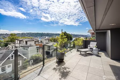2040 Waverly Place N #302, Seattle, WA 98109 - Photo 4