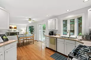 24417 SE 46th St, Sammamish, WA 98029 - Photo 12
