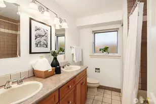 1411 10th Ave W, Seattle, WA 98119 - Photo 32