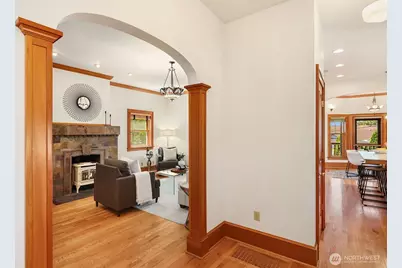 1411 10th Avenue W, Seattle, WA 98119 - Photo 6