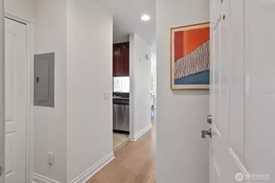 717 E Denny Way #3A, Seattle, WA 98122 - Photo 2