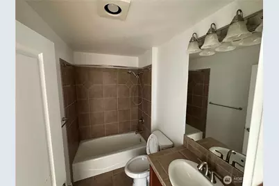 2424 S 41st Street #B565, Tacoma, WA 98409 - Photo 14