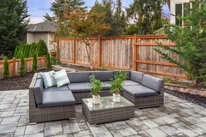 10045 NE 15th Street, Bellevue, WA 98004 - Photo 14