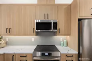 514 N 92nd St, Seattle, WA 98103 - Photo 8