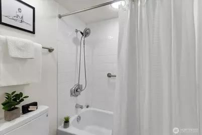 732 11th Avenue E #404, Seattle, WA 98102 - Photo 26