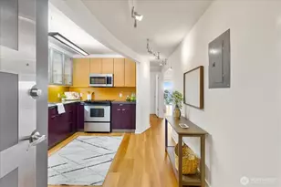 732 11th Ave E, Seattle, WA 98102 - Photo 2