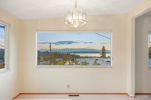 741 Hemlock St, Edmonds, WA 98020 - Photo 8