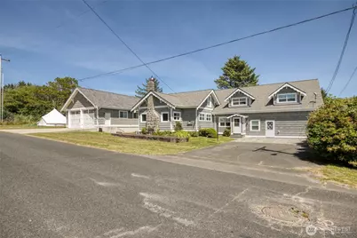 6 4th Street N, Pacific Beach, WA 98571 - Photo 2