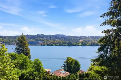 7429 E Mercer Way, Mercer Island, WA 98040 - Photo 2