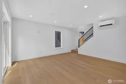 12034 Hiram Place NE, Seattle, WA 98125 - Photo 10