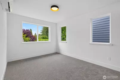 12034 Hiram Place NE, Seattle, WA 98125 - Photo 18