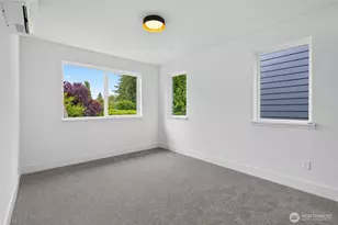 12034 Hiram Pl NE, Seattle, WA 98125 - Photo 18