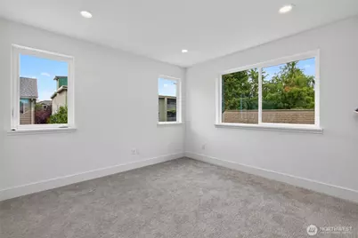 12034 Hiram Place NE, Seattle, WA 98125 - Photo 14