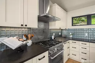 3604 Sunrise View Ln, Greenbank, WA 98253 - Photo 12