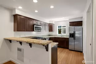 935 N 97th St, Seattle, WA 98103 - Photo 8