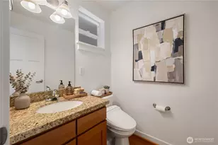 935 N 97th St, Seattle, WA 98103 - Photo 16