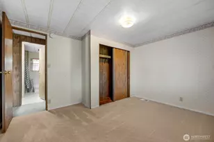 5900 64th St NE, Marysville, WA 98270 - Photo 16